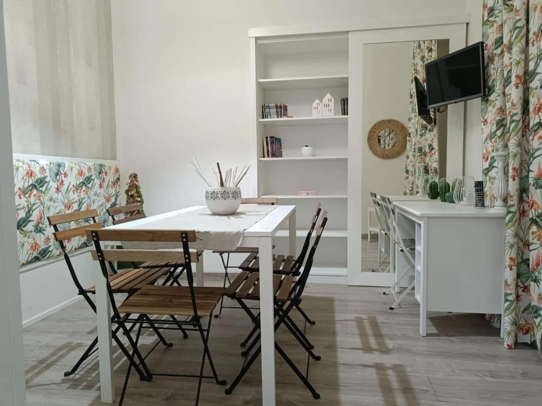 Domusmadre Appartement Napels Buitenkant foto