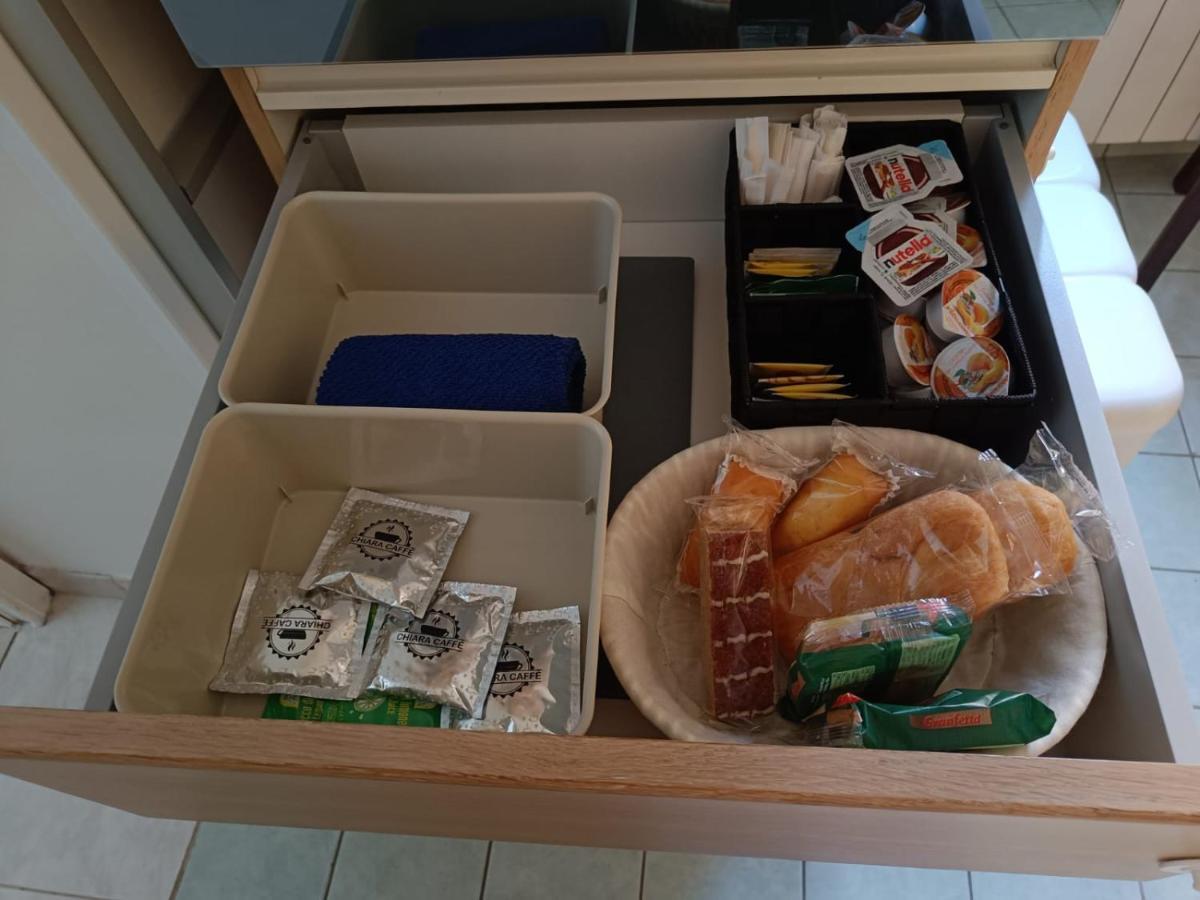 Domusmadre Appartement Napels Buitenkant foto