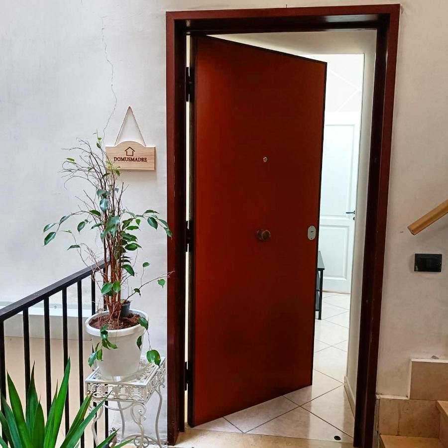 Domusmadre Appartement Napels Buitenkant foto